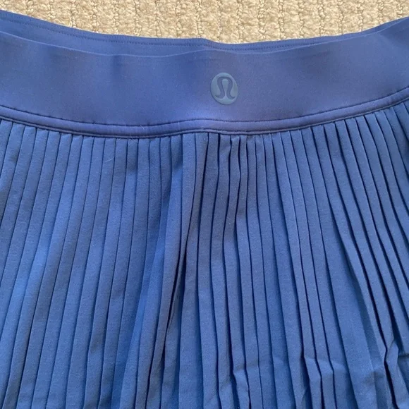 Lululemon Pleated High-Rise Knee-Length Tennis Skirt, L, Club Blue - Picture 5 of 8